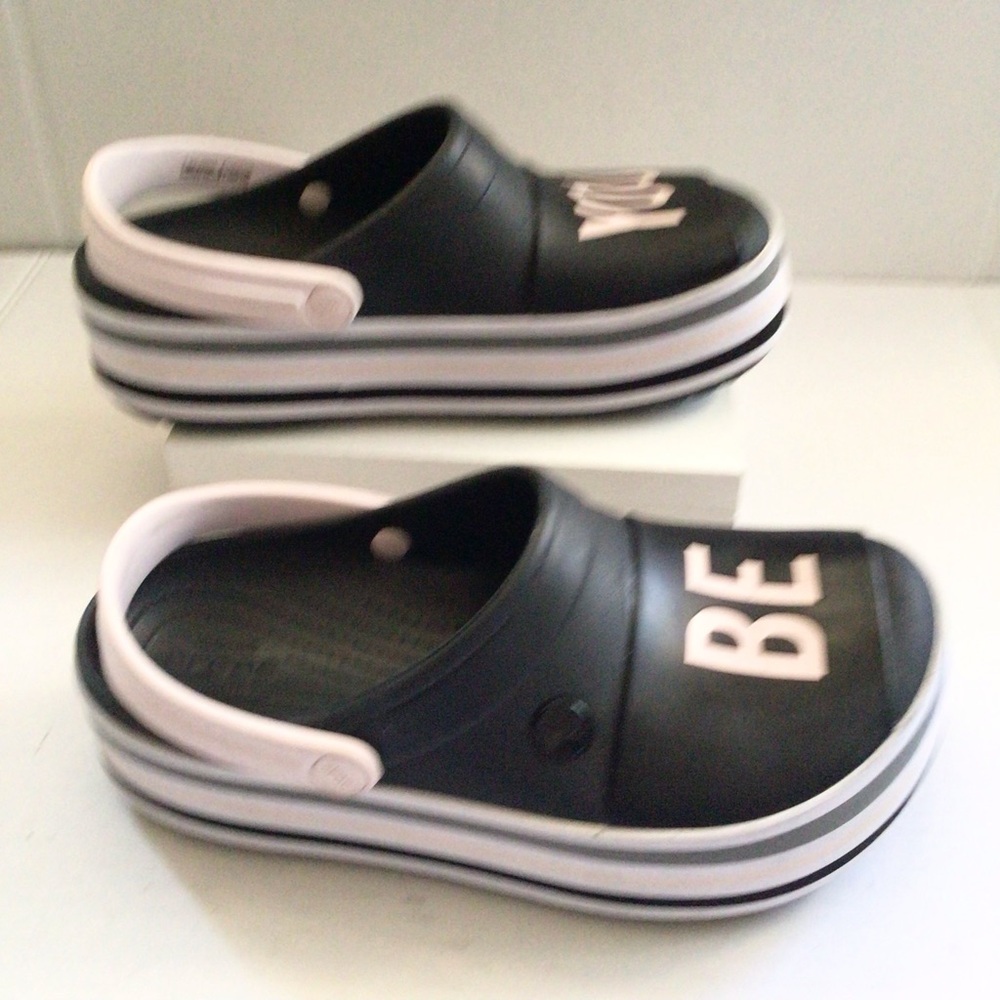 Crocs Platform Clogs - Picture 7 of 9